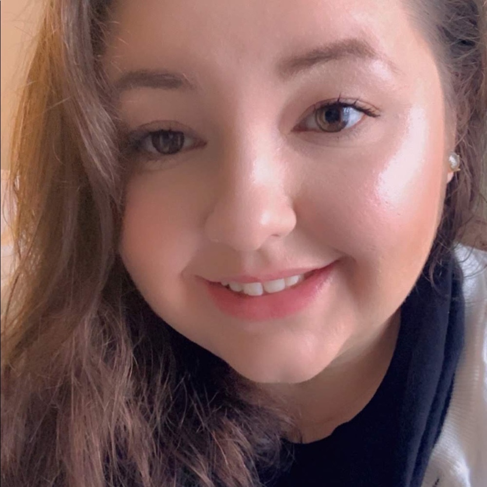 Meet your Posher, Emily
